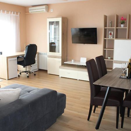 Apartman Lovro Рийека Екстериор снимка