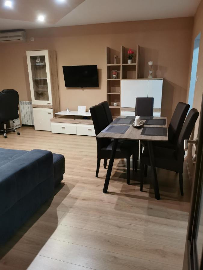 Apartman Lovro Рийека Екстериор снимка