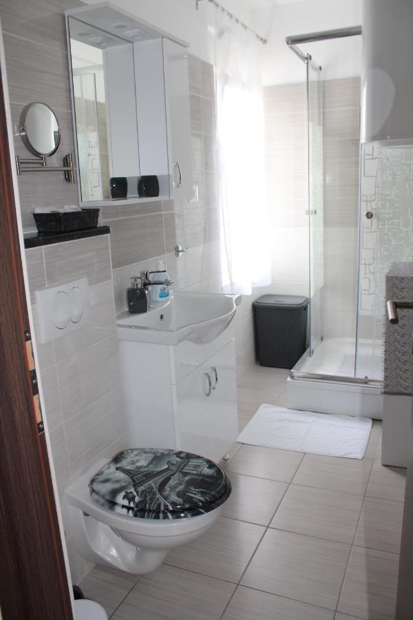 Apartman Lovro Рийека Екстериор снимка