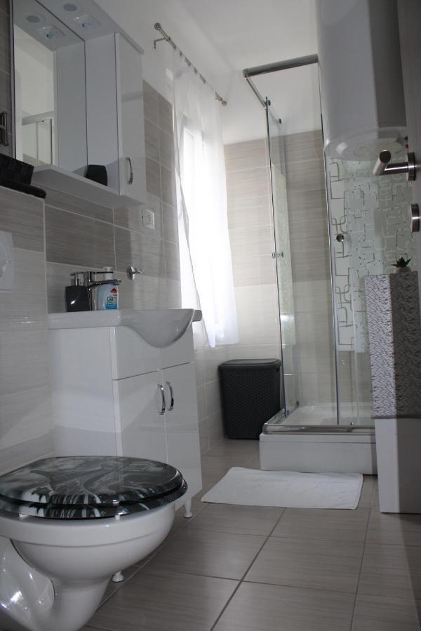 Apartman Lovro Рийека Екстериор снимка